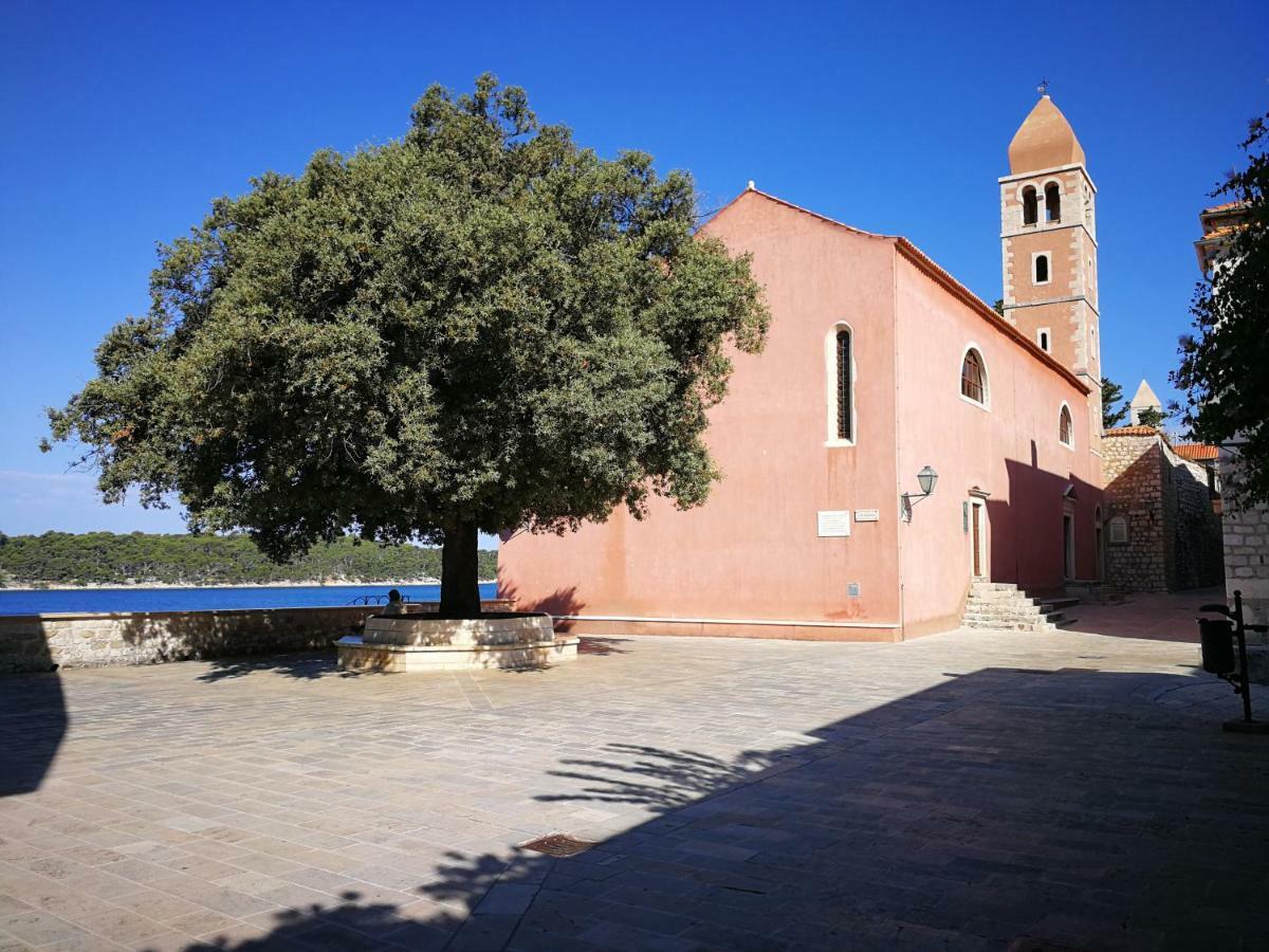 Family Friendly Apartments Island Rab Kampor Exterior photo